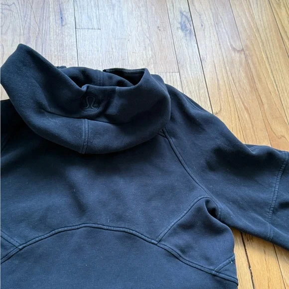 Black Lululemon Scuba - Picture 4 of 6